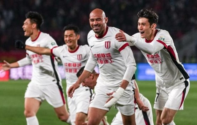 九游体育登录入口-不退役！成都蓉城有望与费利佩续约！17场15球，34岁老将越踢越妖|中超联赛|归化|国足|球迷|赛季_新浪体育_新浪新闻